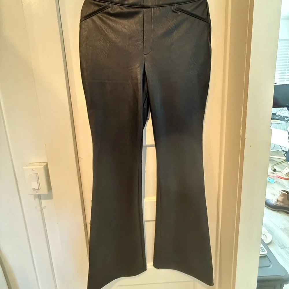 Spanx Size XL Tall Women’s Leather Black Flare Pants - Picture 2 of 9